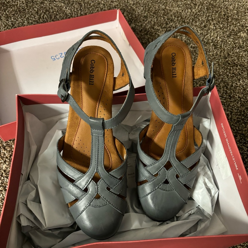 NIB Cobb Hill Womens Aubrey Blue Ankle Strap Heels Size 10